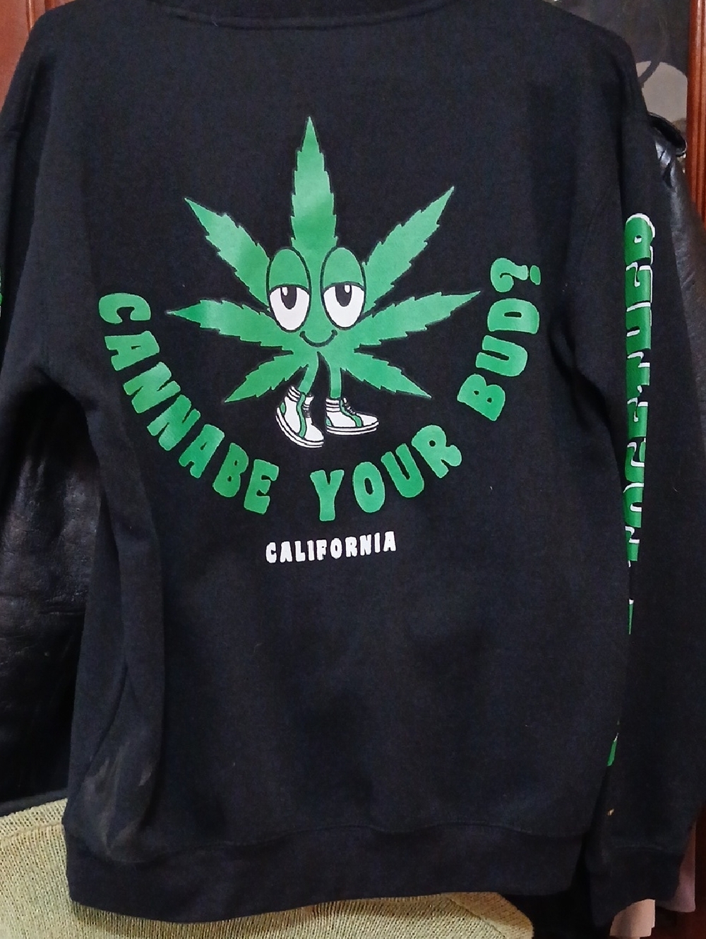 Cannabe Your Bud? Graphic Sweatshirt in Black & Green,mens Sz.S